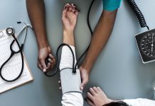 Ουλίτιδα: Πώς επηρεάζει τον έλεγχο της υπέρτασης